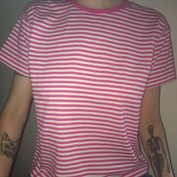 Pink and white striped t-shirt - Picture 1 of 4